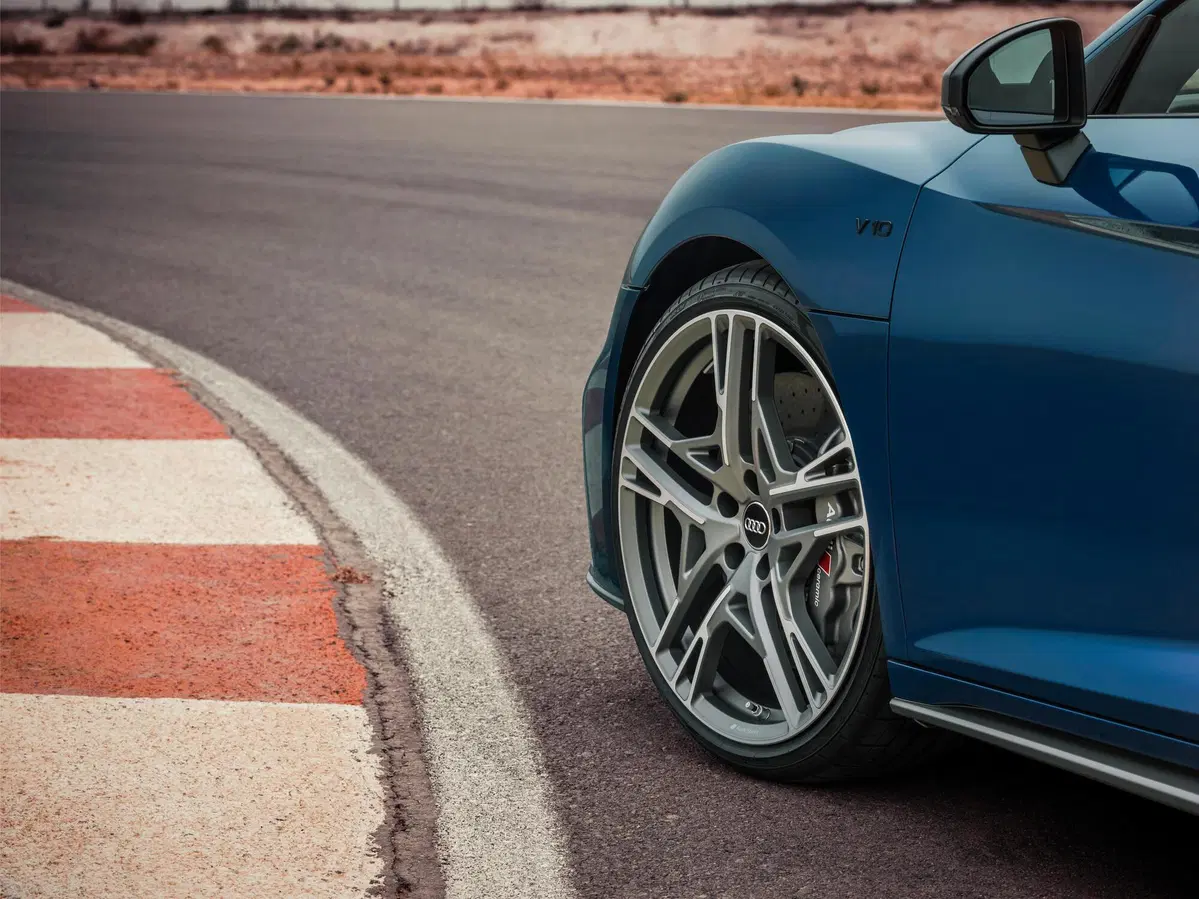 Audi R8 Coupé V10 quattro S tronic (16)