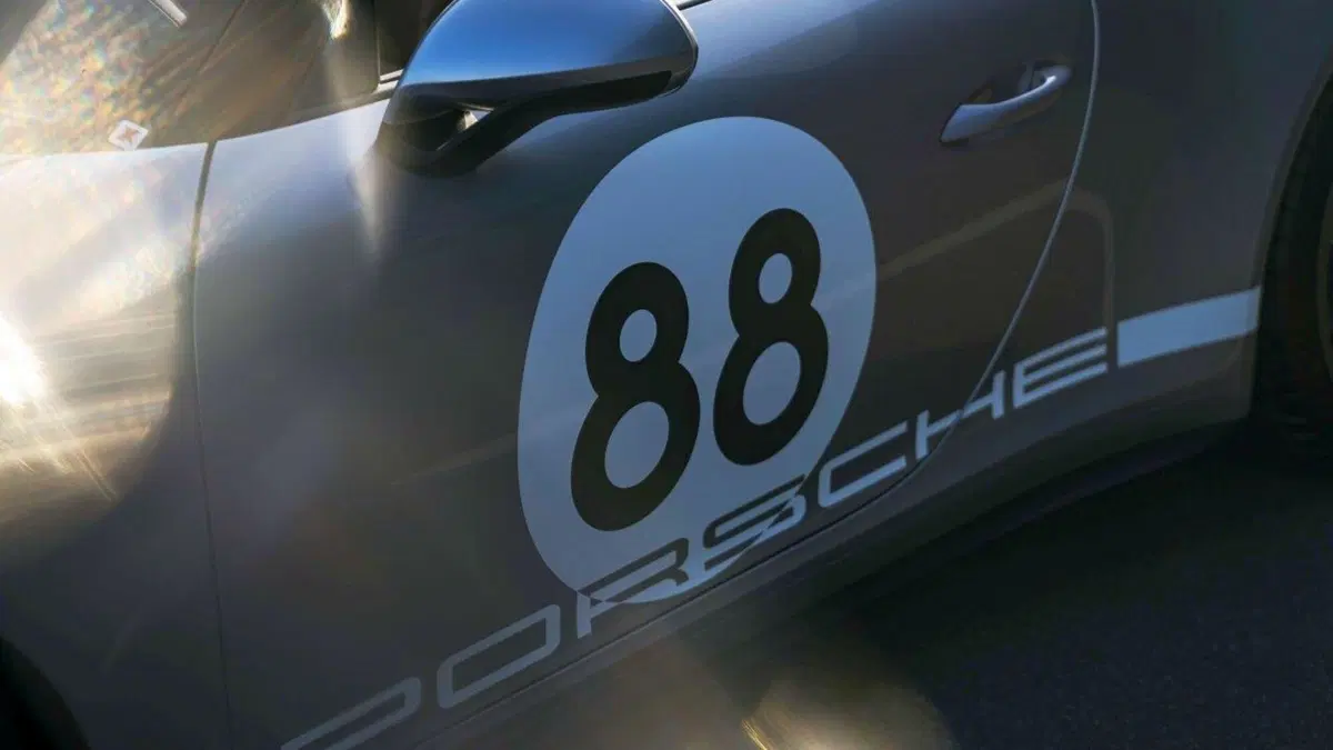 L’ultima Porsche 991 all’asta per beneficenza: assegnata a 500.000 dollari (3)