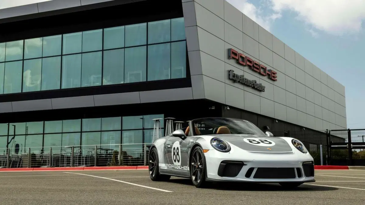 L’ultima Porsche 991 all’asta per beneficenza: assegnata a 500.000 dollari (4)