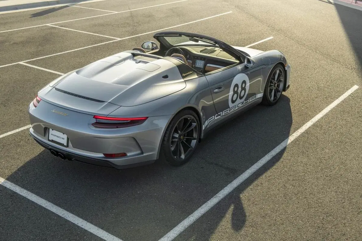 L’ultima Porsche 991 all’asta per beneficenza: assegnata a 500.000 dollari (10)