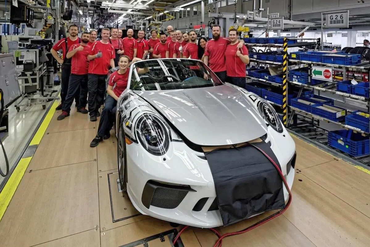L’ultima Porsche 991 all’asta per beneficenza: assegnata a 500.000 dollari (13)