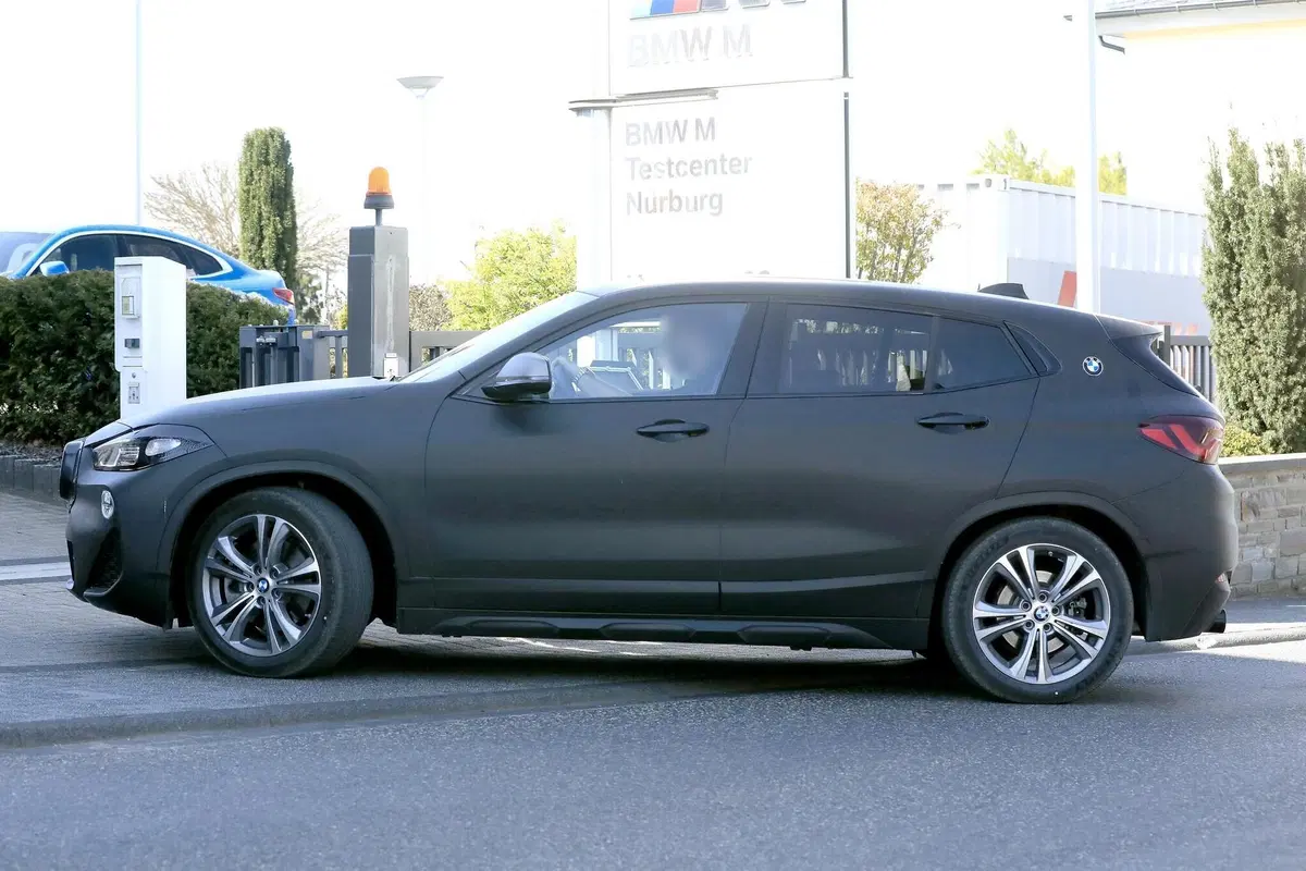 BMW X2: restyling in arrivo [Foto spia] (6)