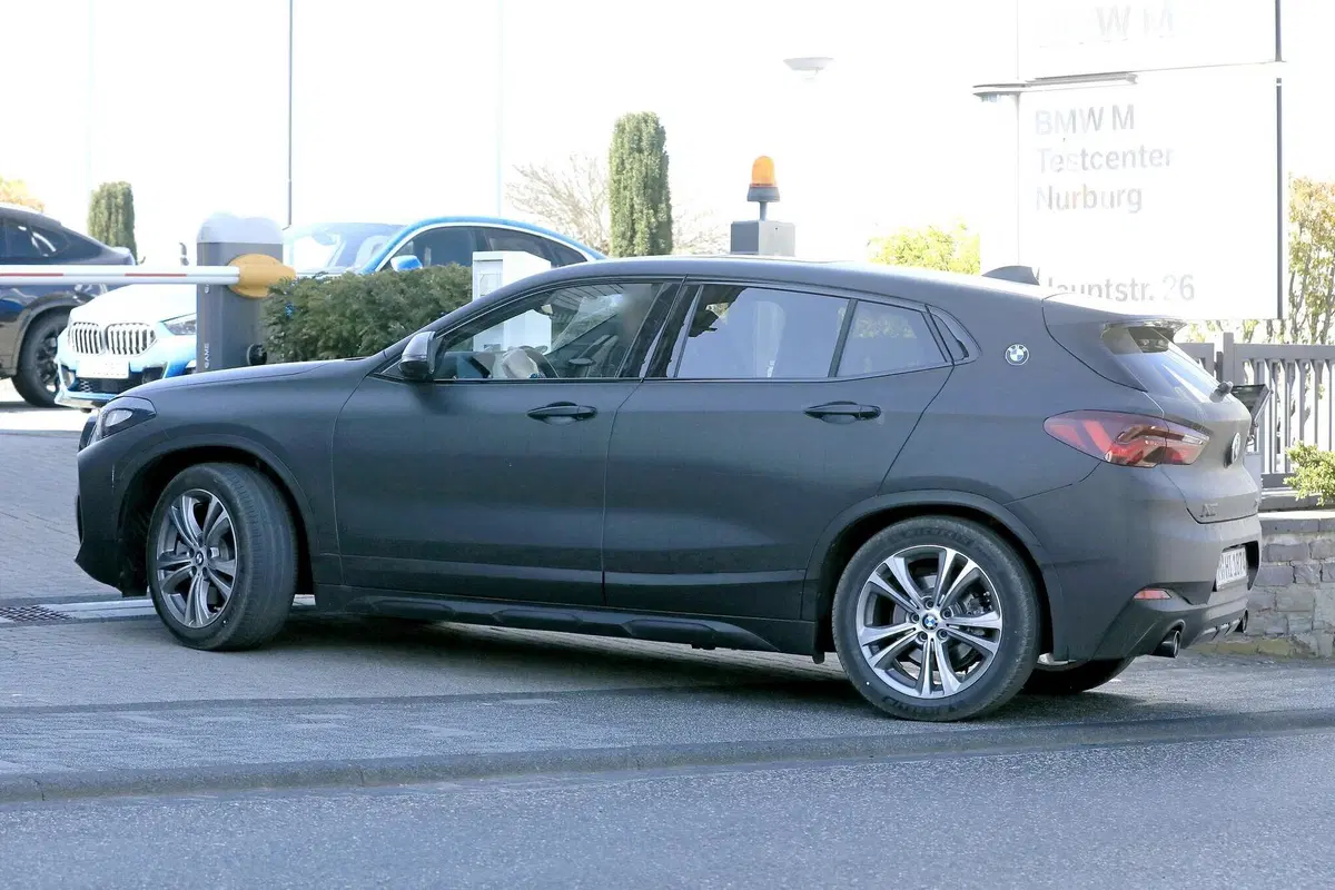 BMW X2: restyling in arrivo [Foto spia] (7)