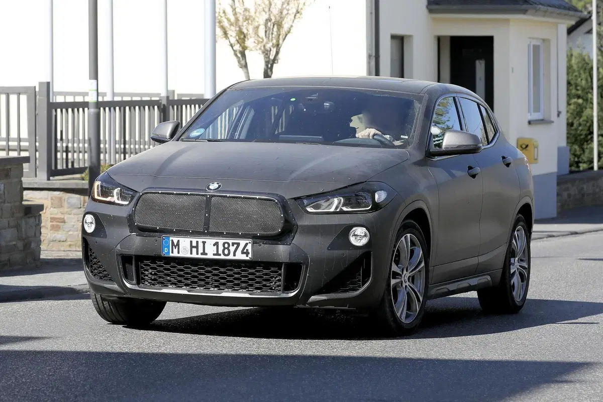 BMW X2: restyling in arrivo [Foto spia] (3)