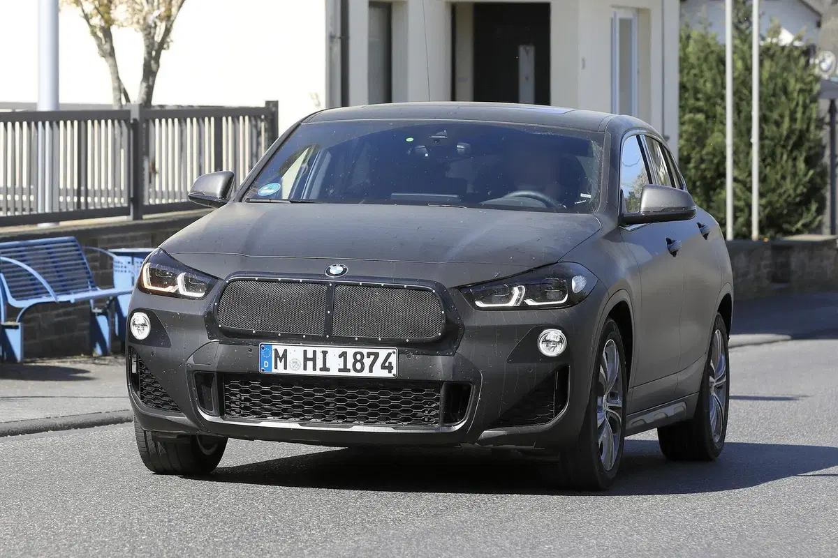 BMW X2: restyling in arrivo [Foto spia] (2)