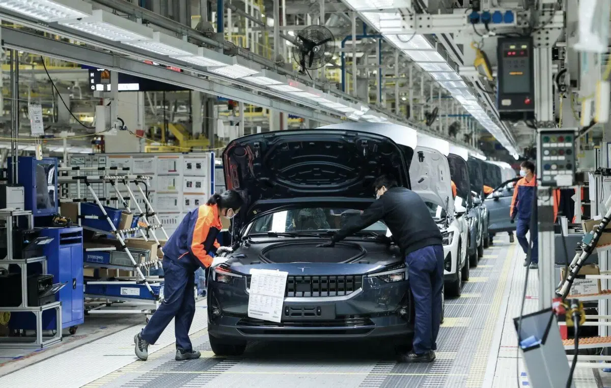 L’auto elettrica più gettonata del 2020 e 2021? Polestar 2 sfrutta sicurezza Volvo e vantaggio produttivo cinese per sfondare in Europa e USA [listino prezzi abbassato] (6)