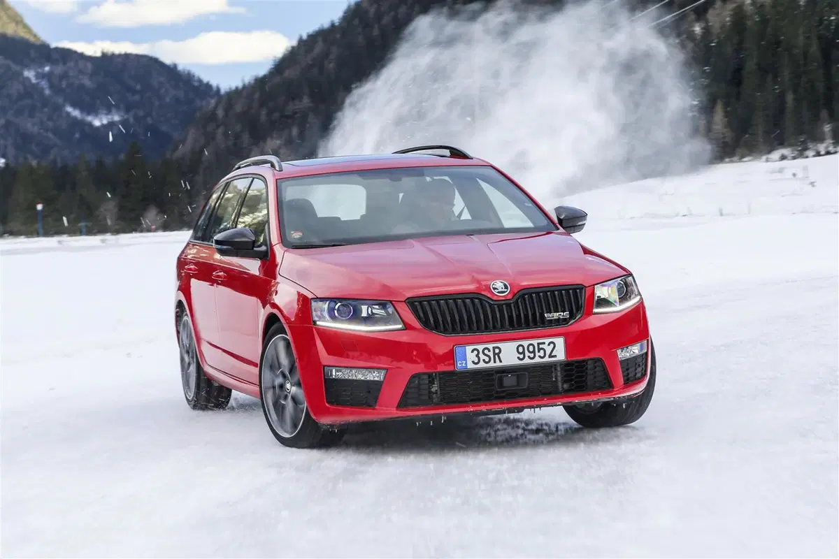 Skoda: le novità dei model year 2017 (5)