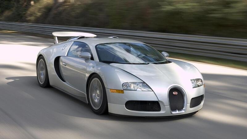 Bugatti Veyron: 15 anni fa, il record dei 407 km/h [Video]