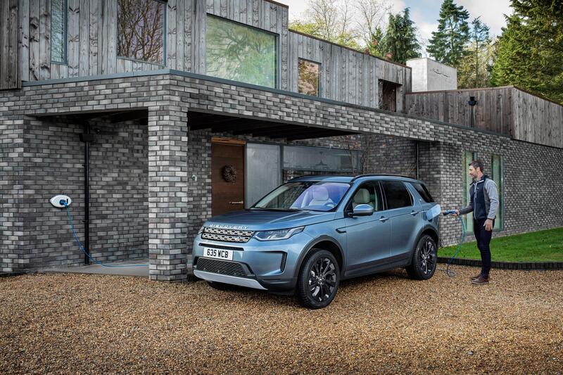 Land Rover, arriva l&#039;ibrido plug-in per Evoque e Discovery Sport