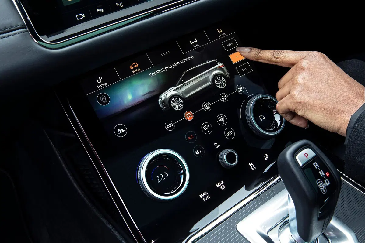 Land Rover, arriva l'ibrido plug-in per Evoque e Discovery Sport (13)