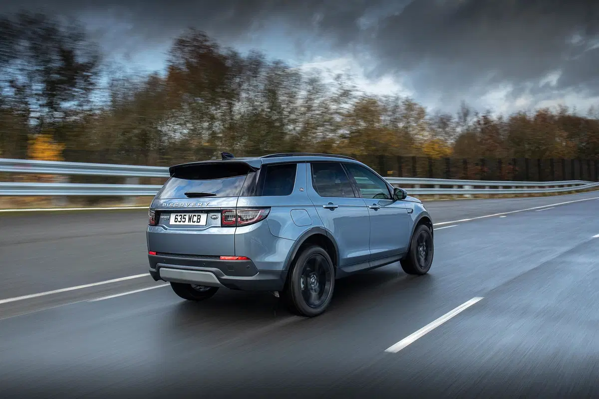 Land Rover, arriva l'ibrido plug-in per Evoque e Discovery Sport (14)