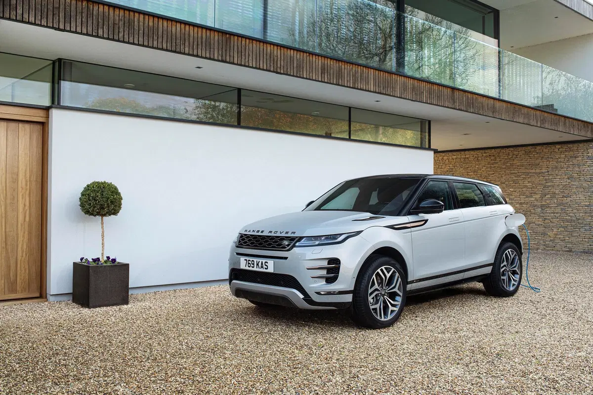 Land Rover, arriva l'ibrido plug-in per Evoque e Discovery Sport (30)