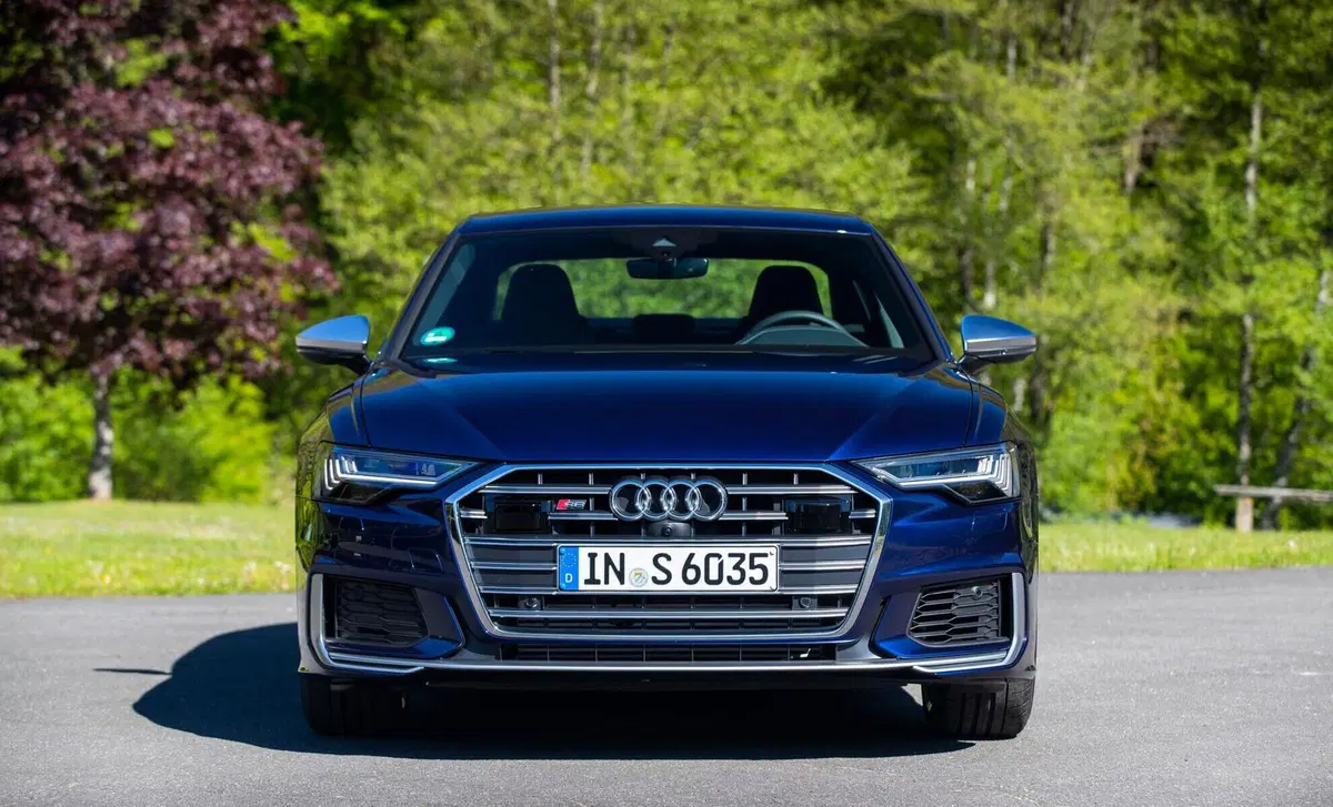 Audi S6 (3)