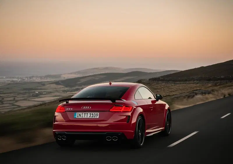Audi TTS Coupé (2014-->>) (16)