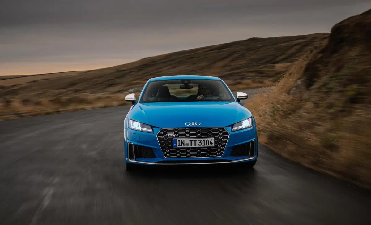 Audi TTS Coupé (2014-->>) (8)