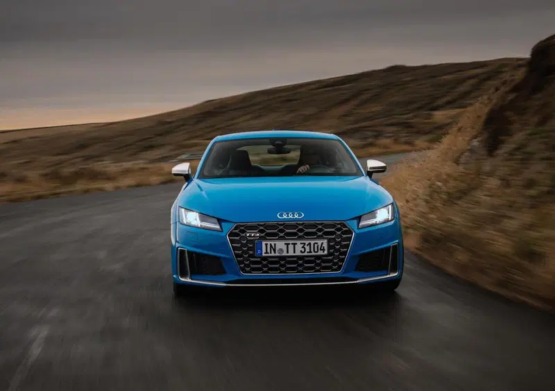 Audi TTS Coupé (2014-->>) (8)