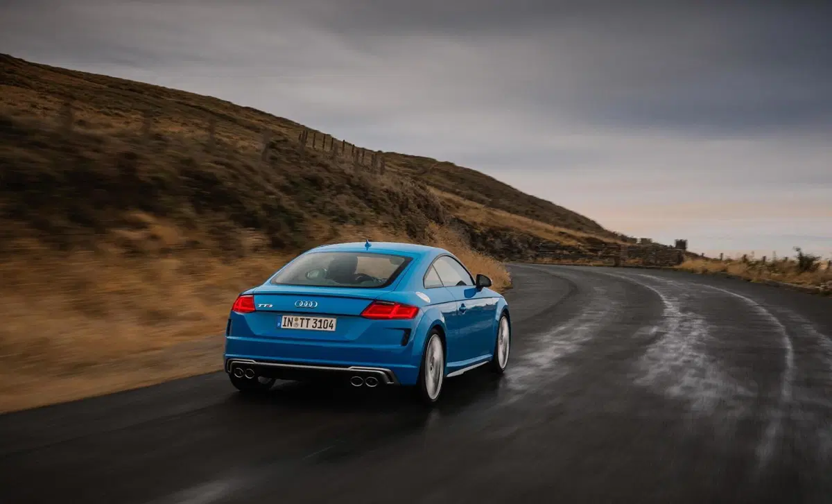 Audi TTS Coupé (2014-->>) (9)