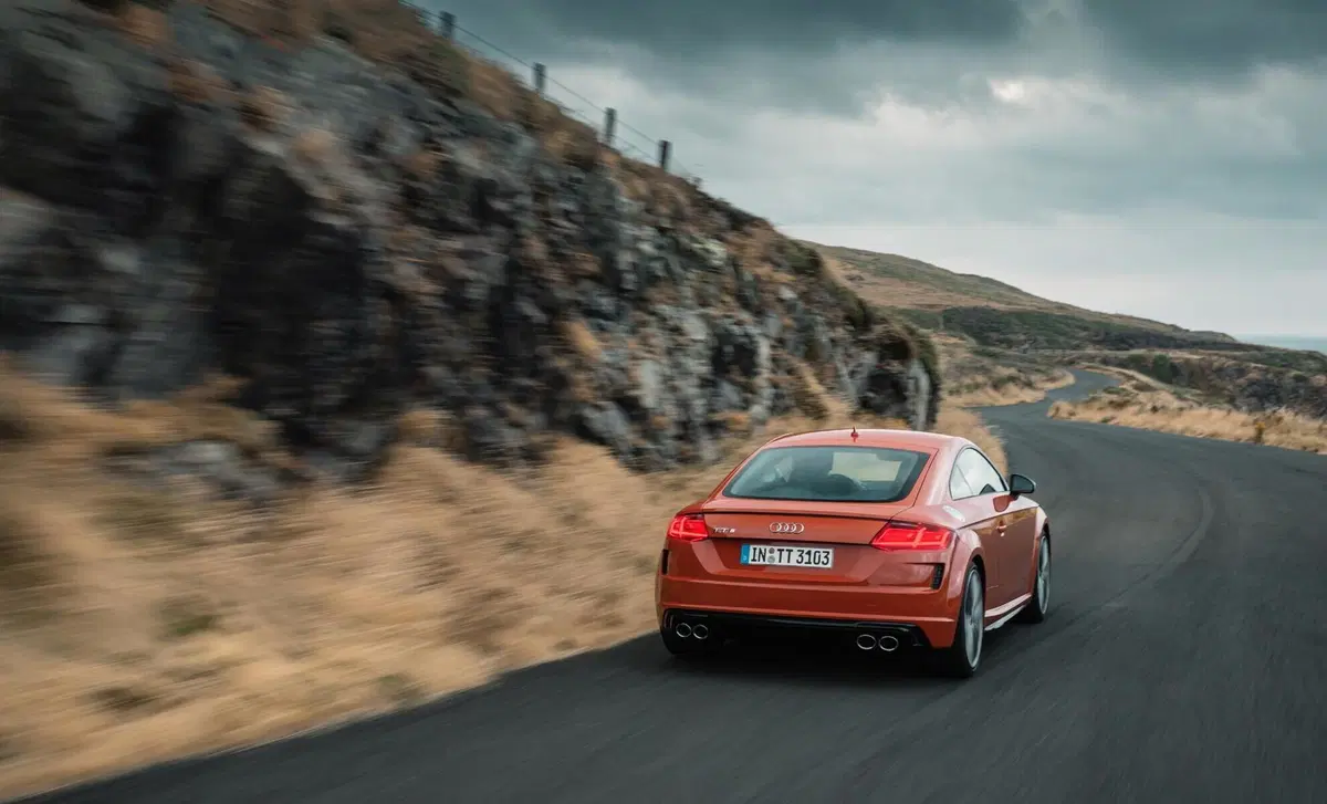 Audi TTS Coupé (2014-->>) (5)