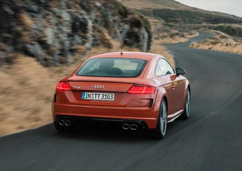 Audi TTS Coupé (2014-->>) (5)