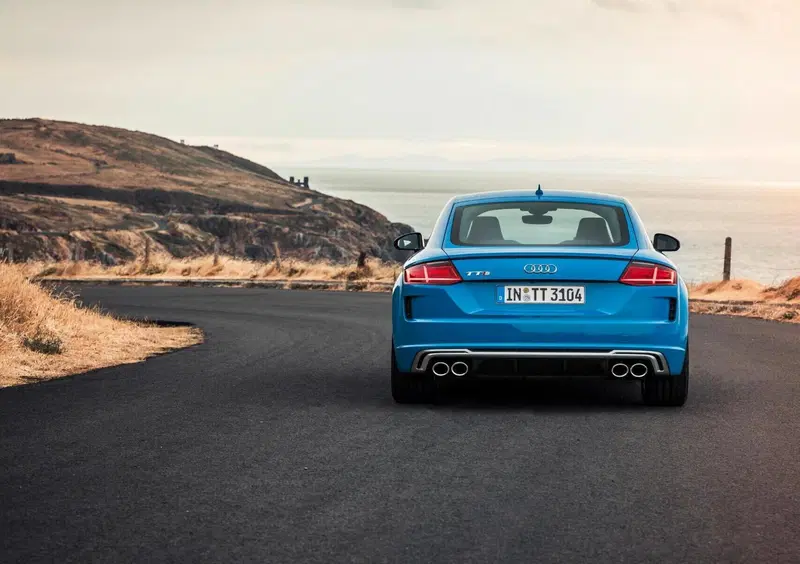 Audi TTS Coupé (2014-->>) (10)