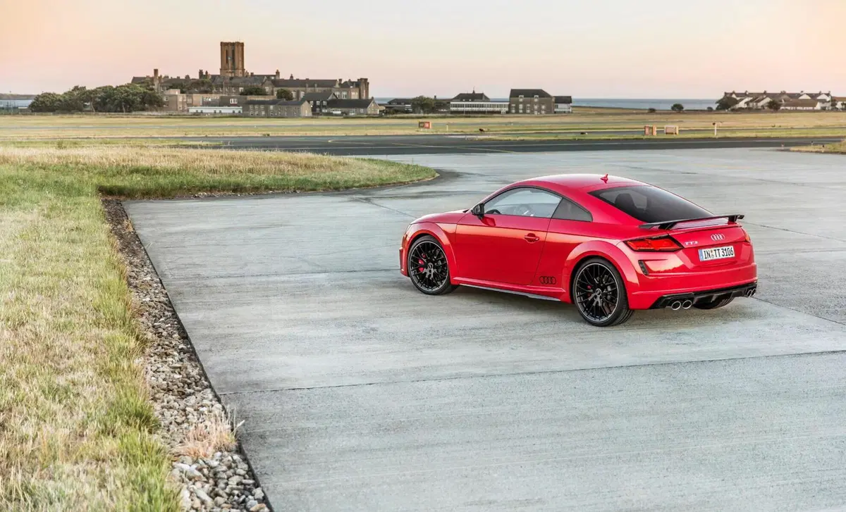 Audi TTS Coupé (2014-->>) (15)
