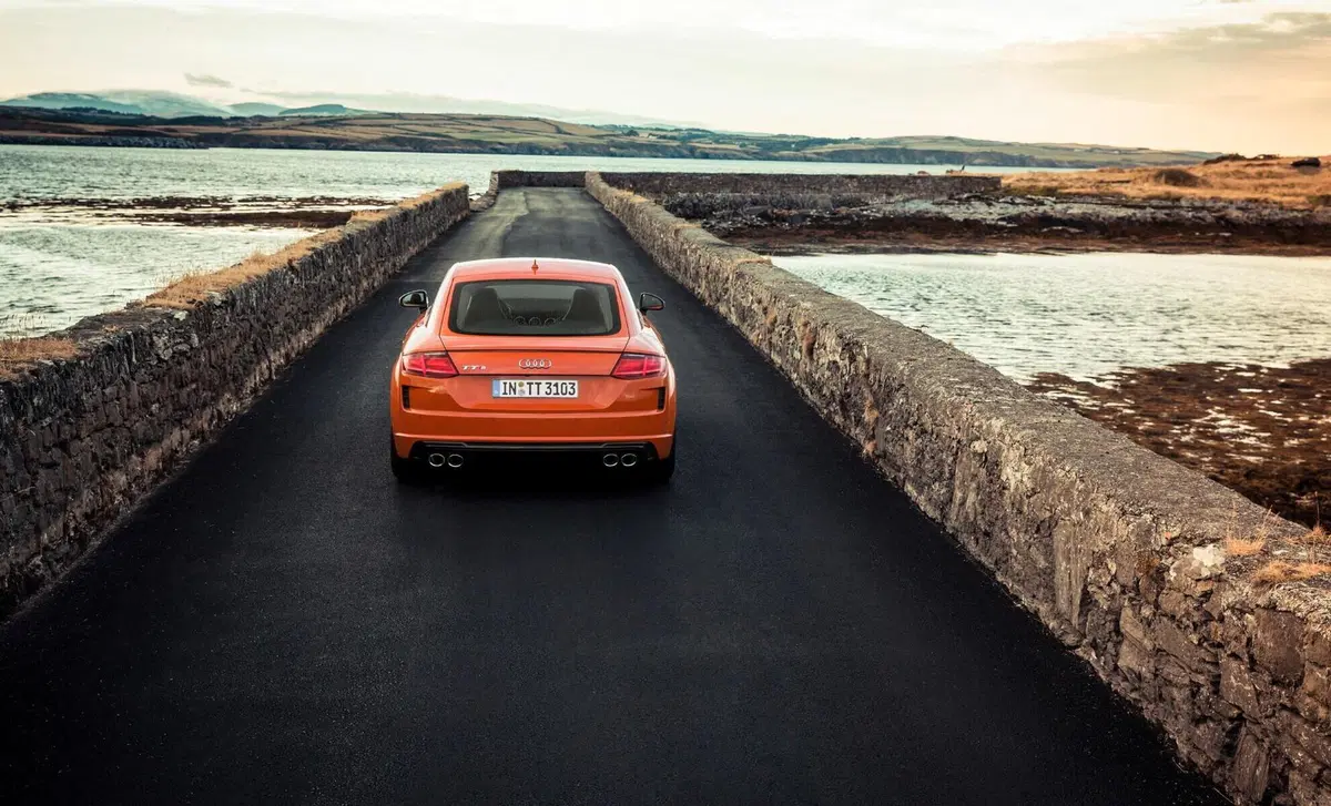 Audi TTS Coupé (2014-->>) (6)