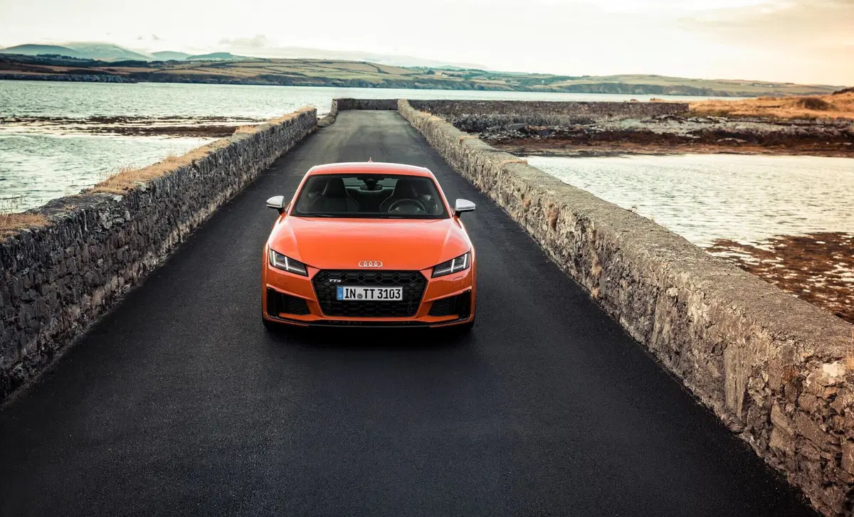 Audi TTS Coupé (2014-->>) (2)