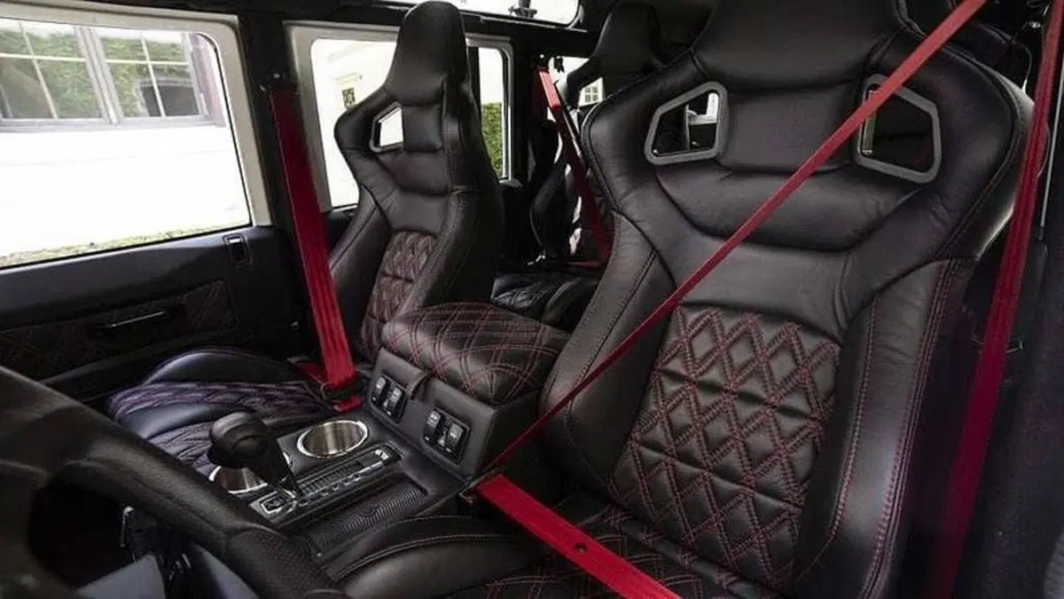 Tesla motorizza i fuoristrada puri inglesi: Land Rover Defender EV ordinabile ma dettagli consegna sconosciuti (3)