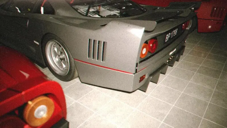 L'unica Ferrari F40 Coda Lunga &egrave; del sultano del Brunei. E' un fake, ma che fake!