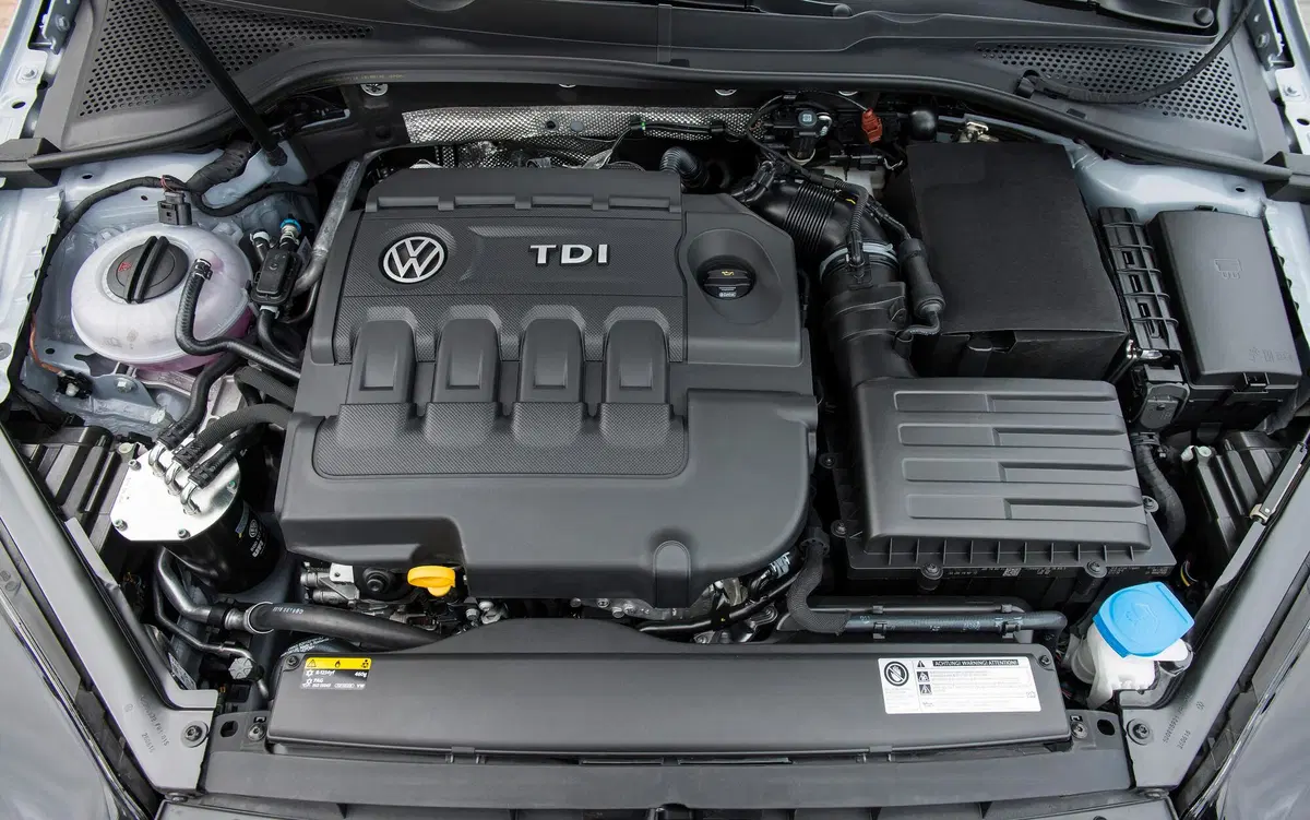 Volkswagen Golf Variant 1.6 TDI 105 CV DSG Comfortline BlueMotion Tech. (21)