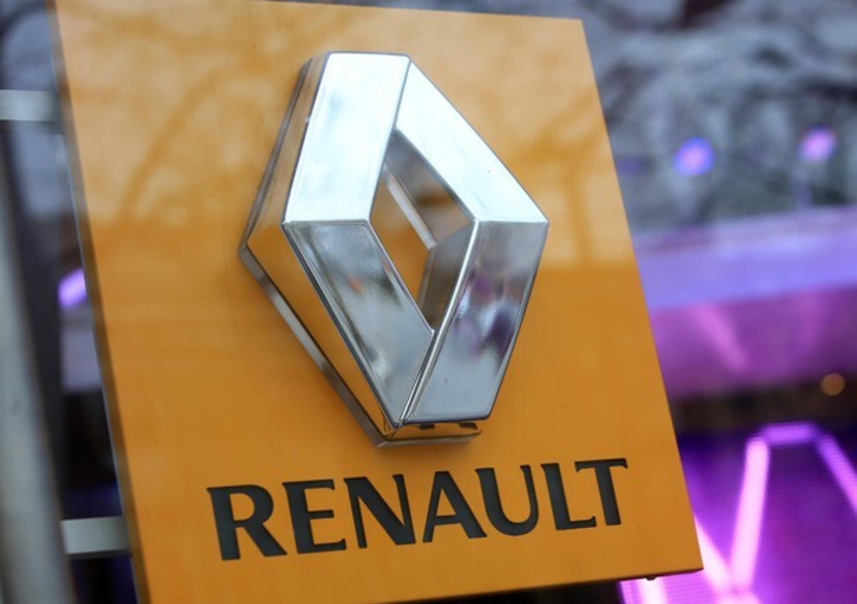 Soldi alle aziende: per Renault garantisce Parigi