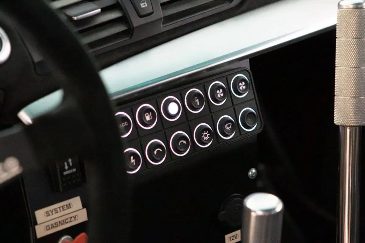 In vendita: BMW E36 Coupè con motore AMG da 6.3L e 600 cavalli! (11)