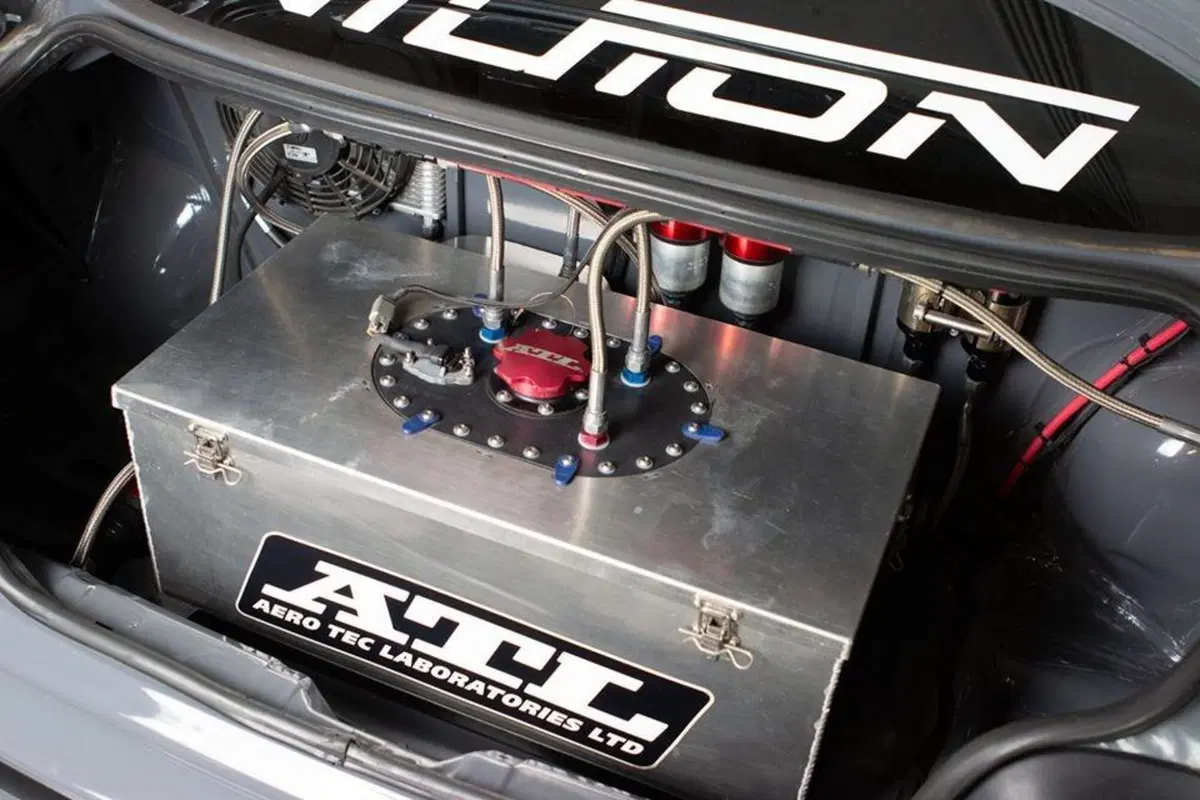 In vendita: BMW E36 Coupè con motore AMG da 6.3L e 600 cavalli! (19)