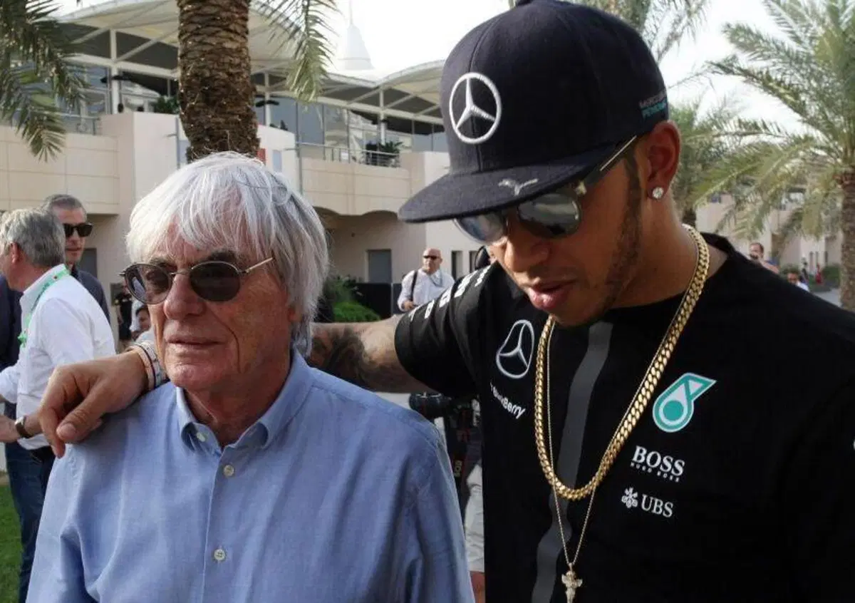 Ecclestone: "Hamilton va oltre la Formula 1 e lo status di semplice pilota preconfezionato"