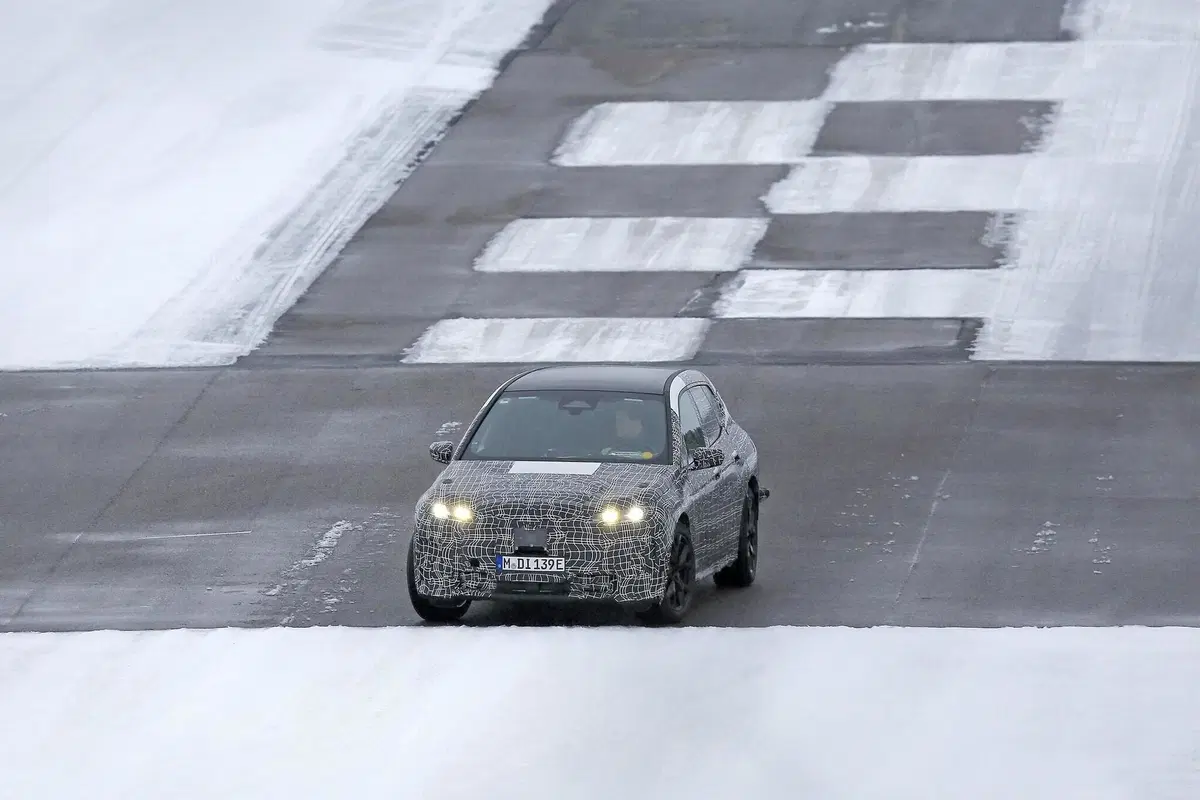 BMW iNext: chi chiamerà iX5? [Foto spia] (11)
