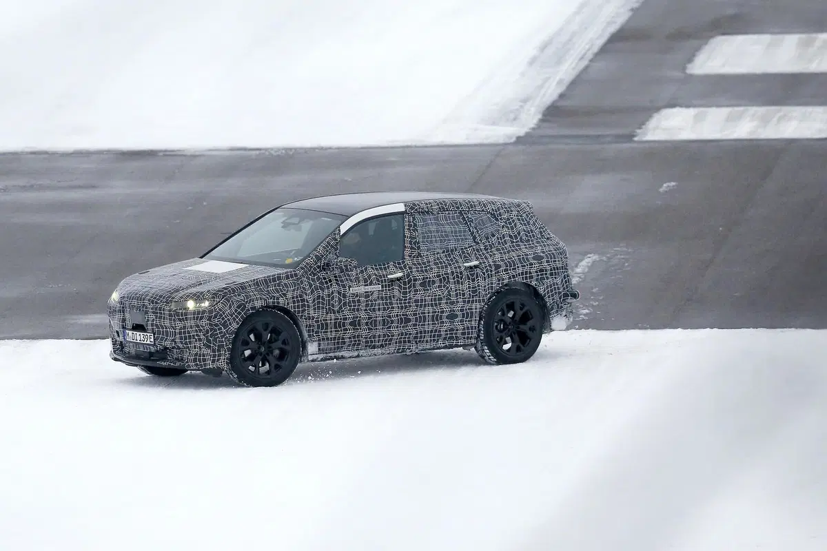 BMW iNext: chi chiamerà iX5? [Foto spia] (16)