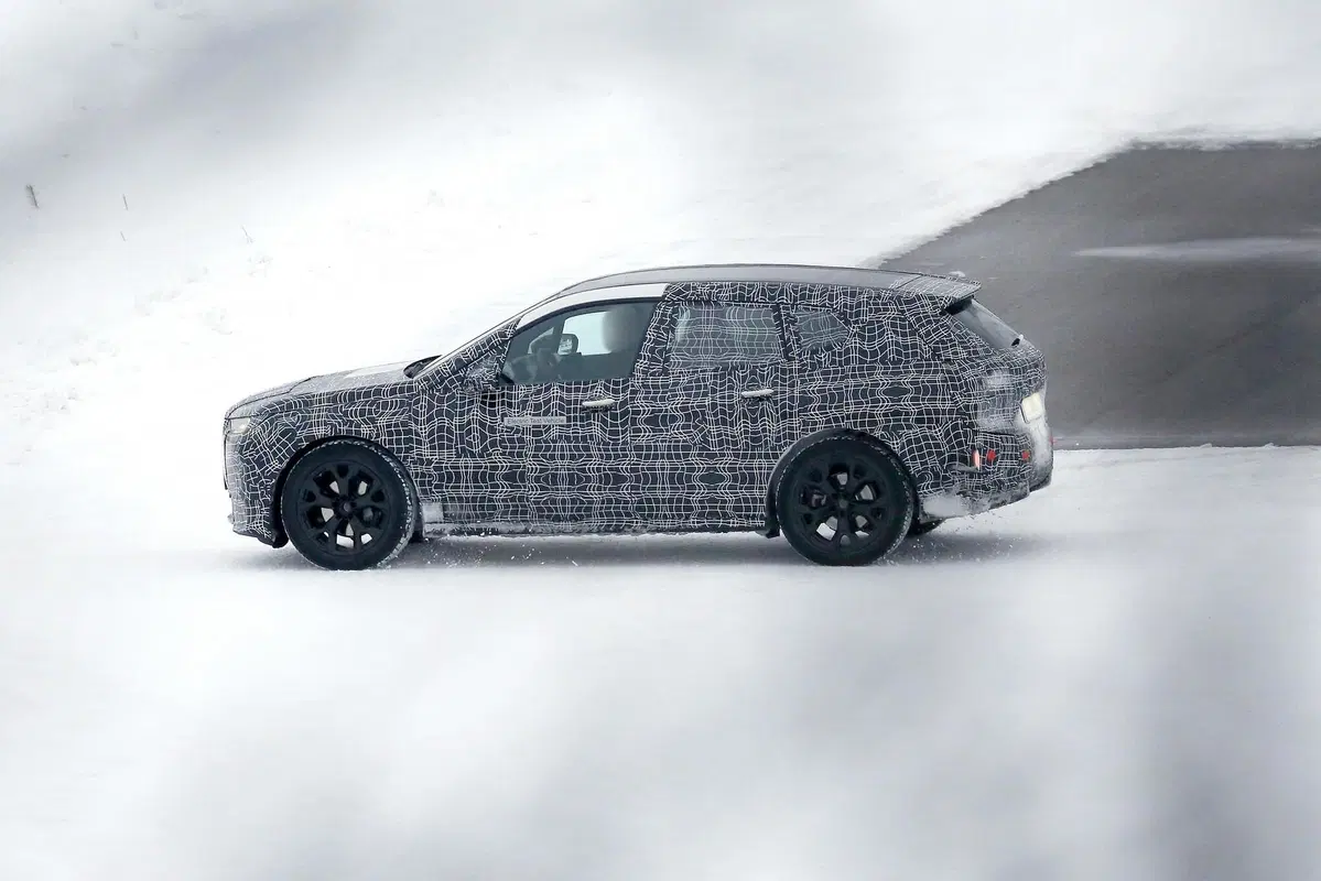 BMW iNext: chi chiamerà iX5? [Foto spia] (17)