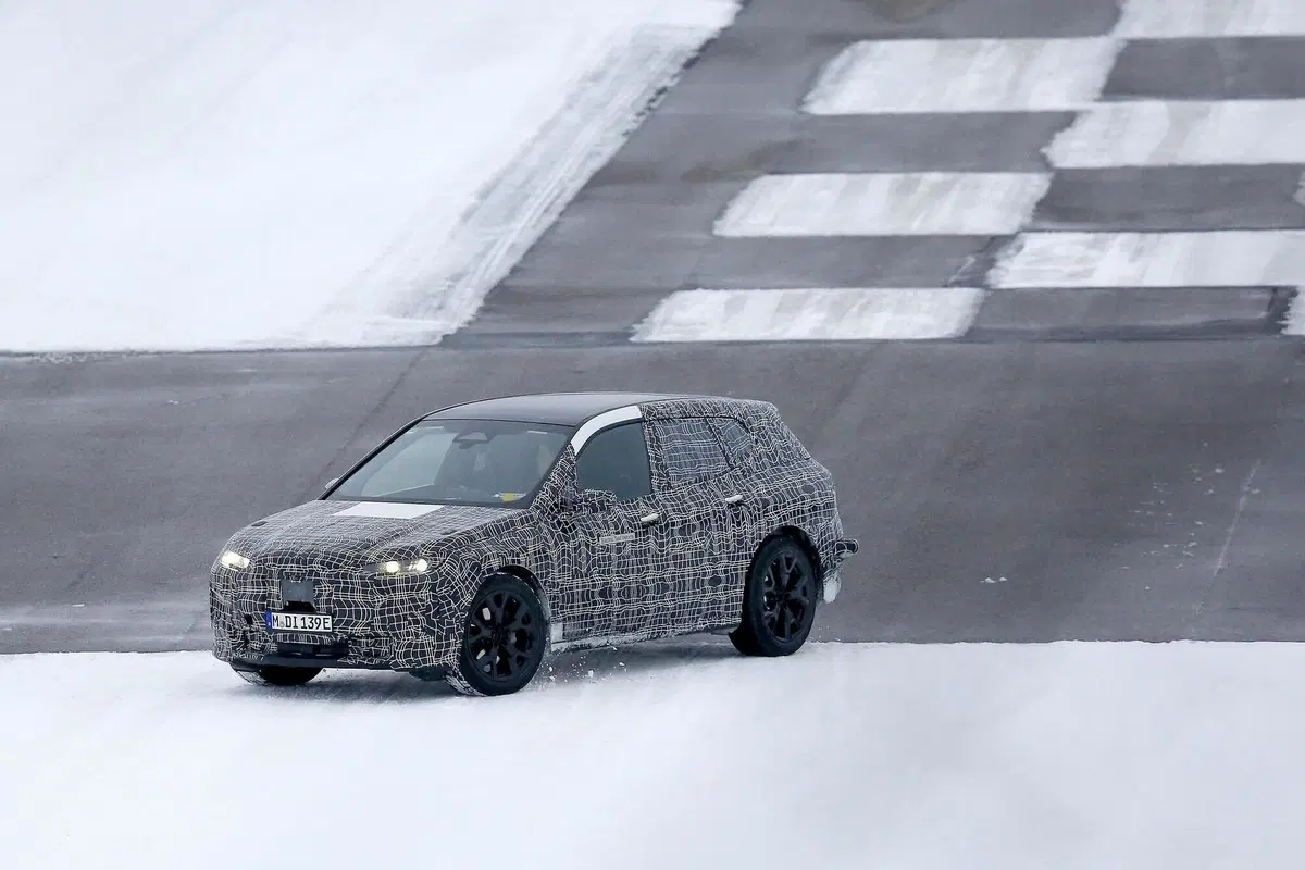BMW iNext: chi chiamerà iX5? [Foto spia] (18)