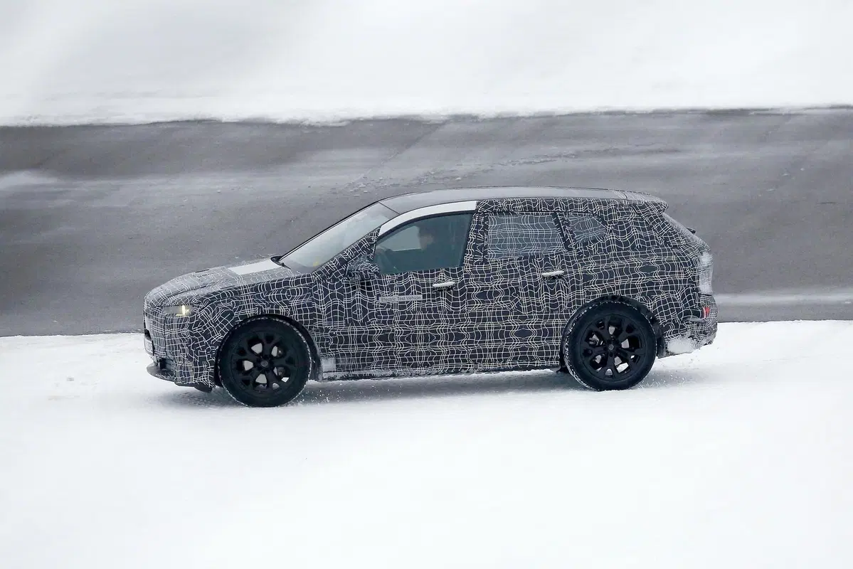 BMW iNext: chi chiamerà iX5? [Foto spia] (3)