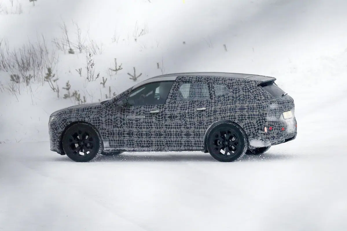 BMW iNext: chi chiamerà iX5? [Foto spia] (7)