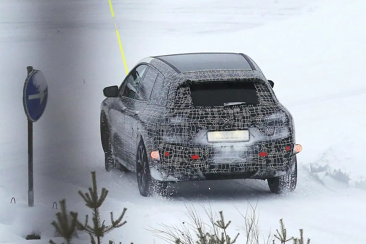 BMW iNext: chi chiamerà iX5? [Foto spia] (12)