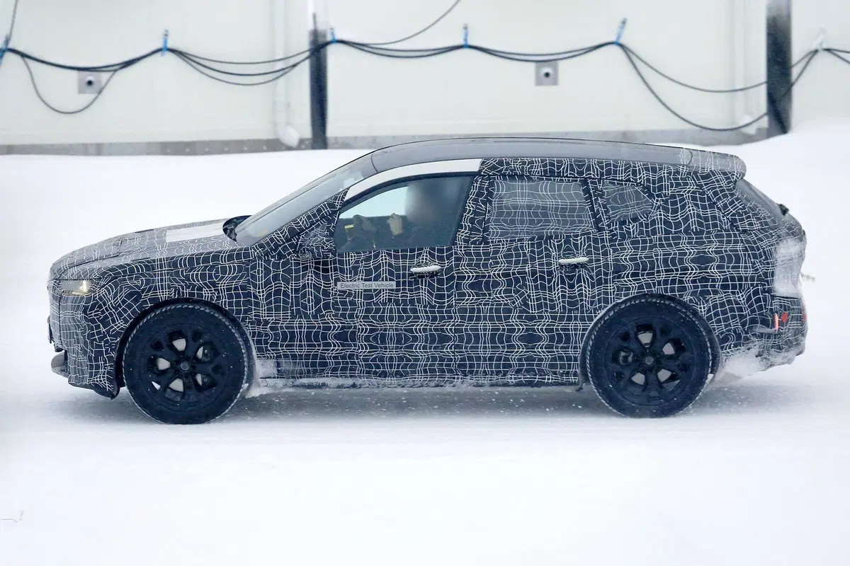 BMW iNext: chi chiamerà iX5? [Foto spia] (13)