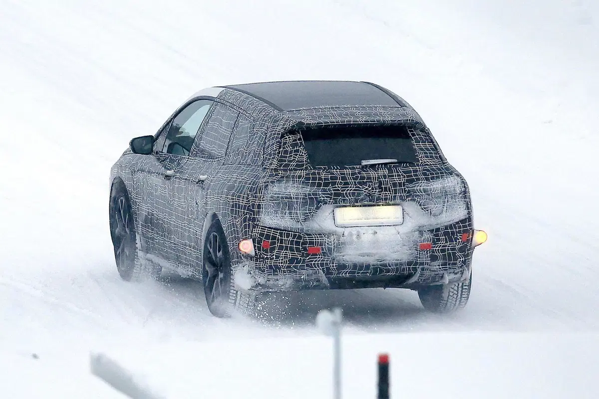 BMW iNext: chi chiamerà iX5? [Foto spia] (4)