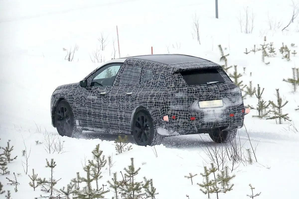 BMW iNext: chi chiamerà iX5? [Foto spia] (8)