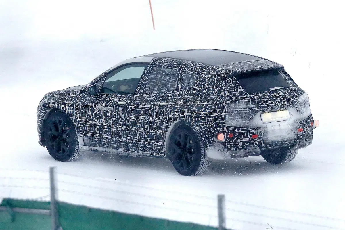 BMW iNext: chi chiamerà iX5? [Foto spia] (6)