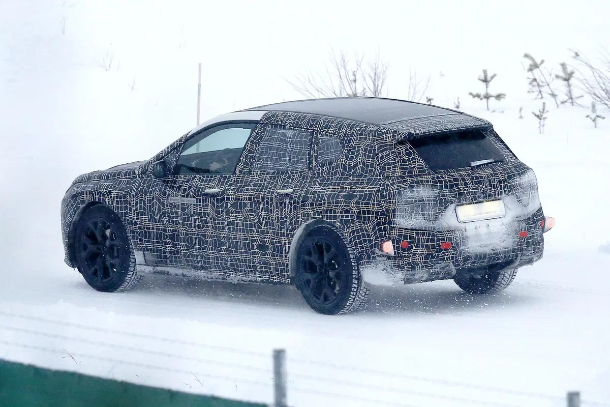BMW iNext: chi chiamerà iX5? [Foto spia] (15)