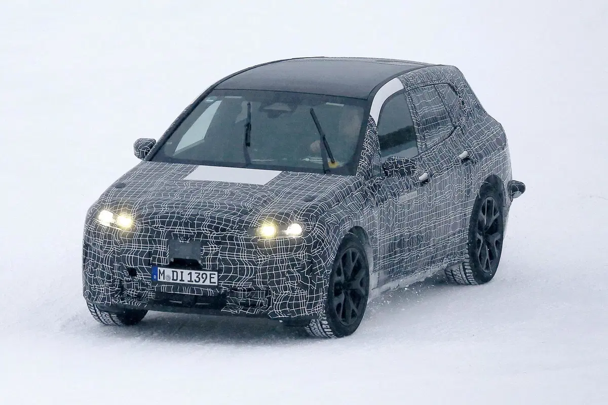 BMW iNext: chi chiamerà iX5? [Foto spia]