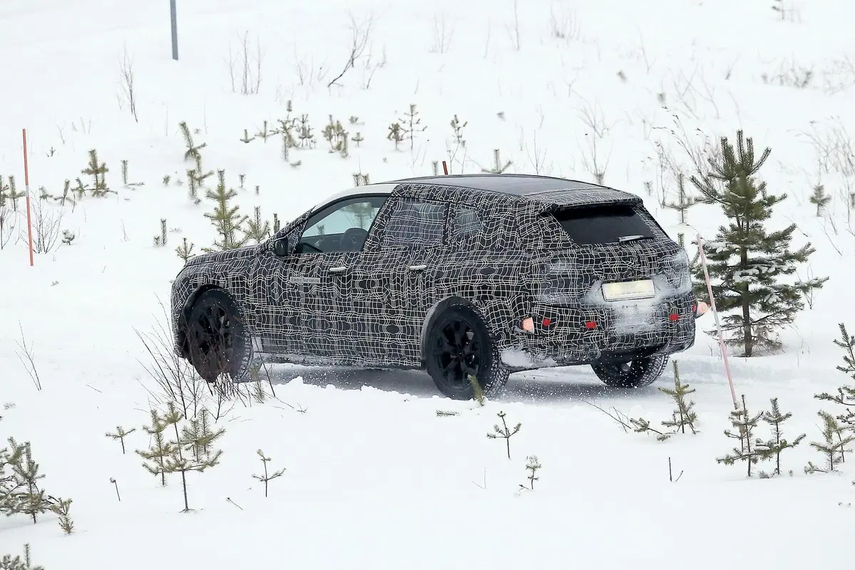 BMW iNext: chi chiamerà iX5? [Foto spia] (20)
