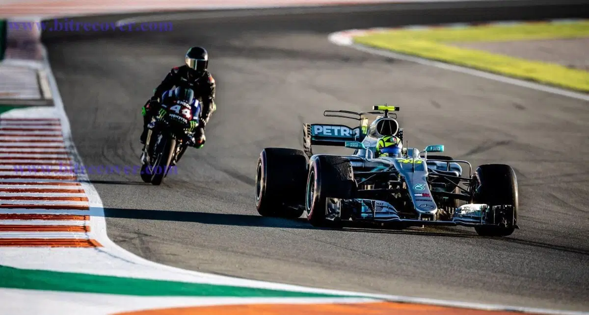 Rossi vs Hamilton: le foto e il video dello scambio MotoGP - F1 (4)