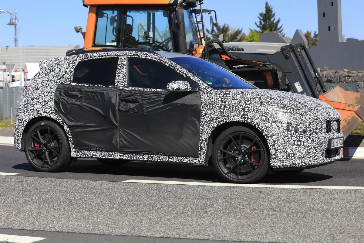 Hyundai Kona N: crossover da 275 CV e trazione integrale? [Foto spia] (7)